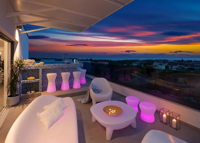 New Luxury Penthouse With Swimming Pool And Amazing Sea View!